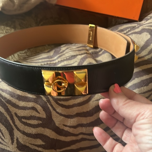 Hermes black leather and gold hardware belt this belt is a serious BEAUTY! 🤩 - Picture 2 of 8